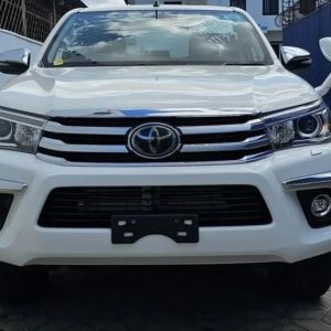 2023 toyota hilux right hand drive